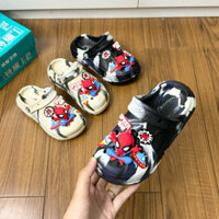 Dép sục Cross siêu nhân nhện có gắn sticker hàng siêu nhẹ đế mềm chống trơn trượt cho bé từ 2-10 tuổi