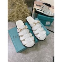 Dép Sục Nữ Mũi Tròn Đan Dây Rọ Móc Khoá Kim Loại