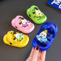 Dép trẻ em nhỏ mùa hè trẻ em Baoding dép lau nhà bé trai bé gái trẻ trung tập đi giày tắm đế mềm chống trượt