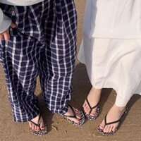 Dép xỏ ngón in họa tiết da báo chống trượt thời trang cho bé gái