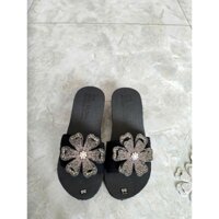 Dép xốp nữ quai ngang gắn hoa đế chống trơn trượt cao (5cm)