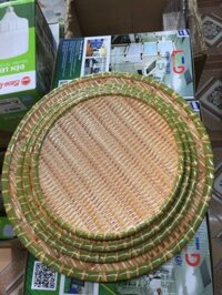 Đĩa Phíp giả mây giả mẹt tre được làm bằng chất liệu Nhựa Cao Cấp không sợ ẩm mốc.