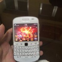 Điện thoại Blackberry 9900 trắng