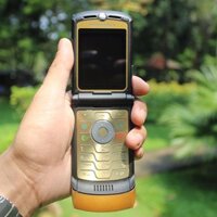 Điện thoại Motorola V3i có pin sạc