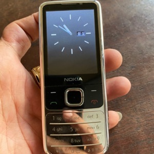 Điện thoại Nokia 6700 Classic