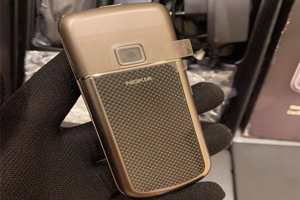 Điện thoại Nokia 8800 Carbon Arte