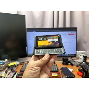 Điện thoại Nokia E7 - 16GB