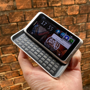 Điện thoại Nokia E7 - 16GB