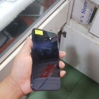 Điện thoại Samsung galaxy j6 plush.