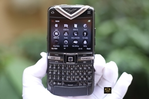 Điện thoại Vertu Constellation Quest - 8GB