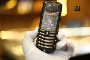 Điện thoại Vertu Ascent Ferrari - 32GB