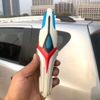 Diga Gậy Phát Sáng Thần Kì Biến Hình Thành Ultraman Độc Đáo