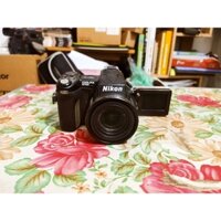 Digital camera Nikon Coolpix 8700 màn lật