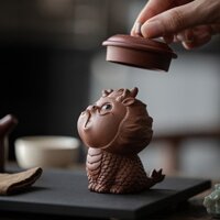 Đồ Chơi Bàn Trà Tượng Tử Sa Hình Chú Rồng, Gác Nắp Ấm Tử Sa