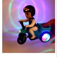 Đồ chơi búp bê chạy xe ba bánh phát đèn nhạc cho bé