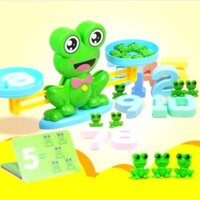 Đồ chơi cân thăng bằng giúp bé học toán
