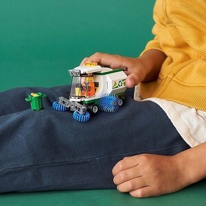 Đồ chơi lắp ghép Lego City 60249 - Xe Quét Đường 89 Chi Tiết