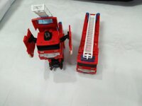 ĐỒ CHƠI XE CỨU HOẢ BIẾN HÌNH DÙNG PIN PHÁT NHẠC xe cuu hoa bien hinh thanh robot phat nhac