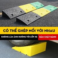 Dốc bục lên xuống xe máy, xe hơi bằng nhựa hình tam giác, Cầu dắt xe máy lên xuống bậc thềm chất liệu PVC bền bỉ