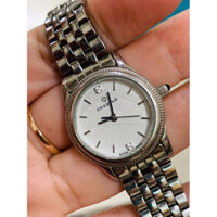 Đồng hồ Candino Thuỵ Sỹ dây thép nữ tay nhỏ đeo đơn giản mà thanh lịch.