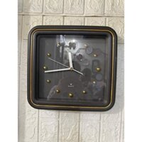 Đồng hồ Citizen vuông mặt đen ấn tượng lạ mắt