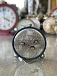 Đồng hồ dây cót để bàn Raketa Liên Xô