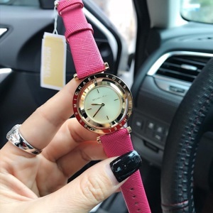 Đồng hồ dây da nữ Michael Kors MK2525