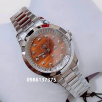 Đồng Hồ Gucci G-Timeless Dây Kim Loại Silver Mặt Nâu Đất Đính Ong Nổi Size 30mm - 38mm