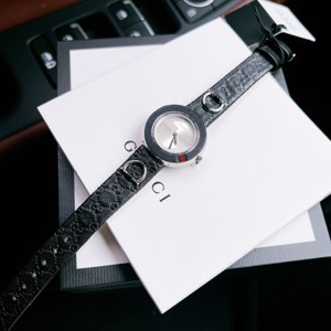 Đồng hồ Gucci YA129508