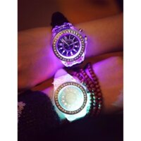 ĐỒNG HỒ KIM CƯƠNG PHÁT SÁNG ĐỔI MÀU