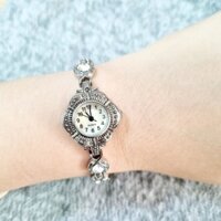 Đồng hồ lắc tay nữ đính đá