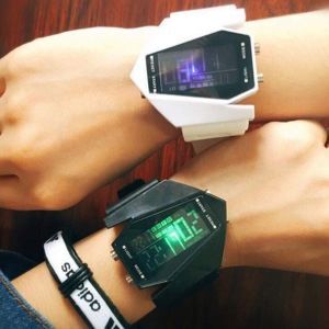 Đồng hồ nam đèn led phi thuyền
