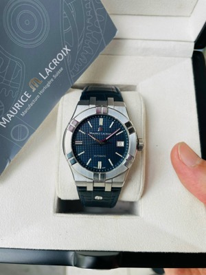 Đồng hồ nam Maurice Lacroix AI6007-SS001-430-1