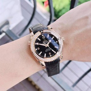 Đồng hồ nam Omega 232.58.42.21.01.001