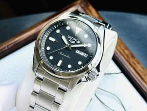 Đồng hồ nam Seiko SRPE55K1
