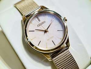 Đồng hồ nữ Citizen EM0502-86P