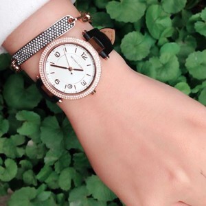 Đồng hồ nữ dây da Michael Kors MK2462