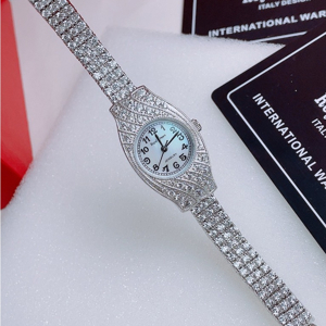 Đồng hồ nữ dây kim loại đính đá Royal Crown 2502