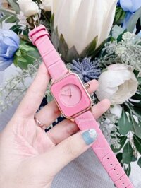 Đông hồ nữ đeo tay sang trọng