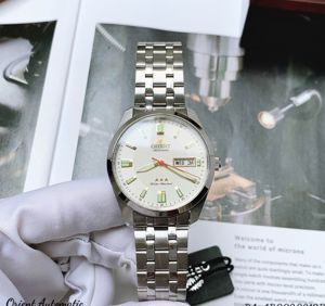Đồng hồ nữ Orient SAB0C002W8