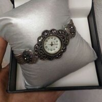 Đồng hồ nữ QUARTZ. HOT HOT HOT. Đồng hồ độc ,sành điệu cho bạn gái thêm muôn phần xinh đẹp và cá tính....