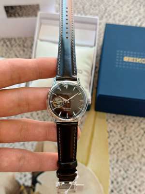 Đồng hồ nữ Seiko SSA783J1