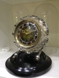 Đồng hồ pha lê liên xô, sản suất 1965 - mã số 565