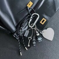 Dòng MIU cực kỳ phức tạp, phong cách cổ xưa, quần treo tay, túi treo xe máy cá tính