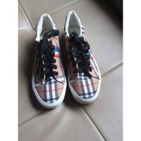 Dư 1 em giầy kẻ burberry size 37 tly lỗ