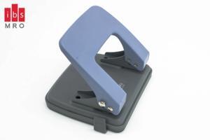 Đục lỗ Deli - 0102 (20 tờ)