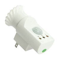 Đui đèn cảm biến chuyển động Komax KM-S18 tích hợp phích cắm