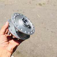 Đùm trước đĩa --Wave S110- màu bạc