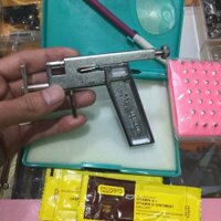 Dụng cụ bấm lỗ tai kèm 79 khuyên tai