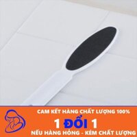 Dụng cụ chà gót chân có tay cầm